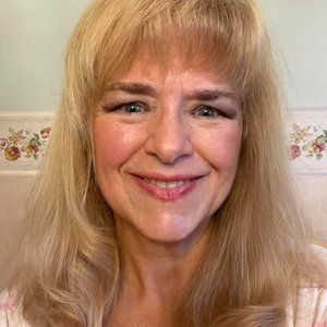 Meet your Posher, Connie